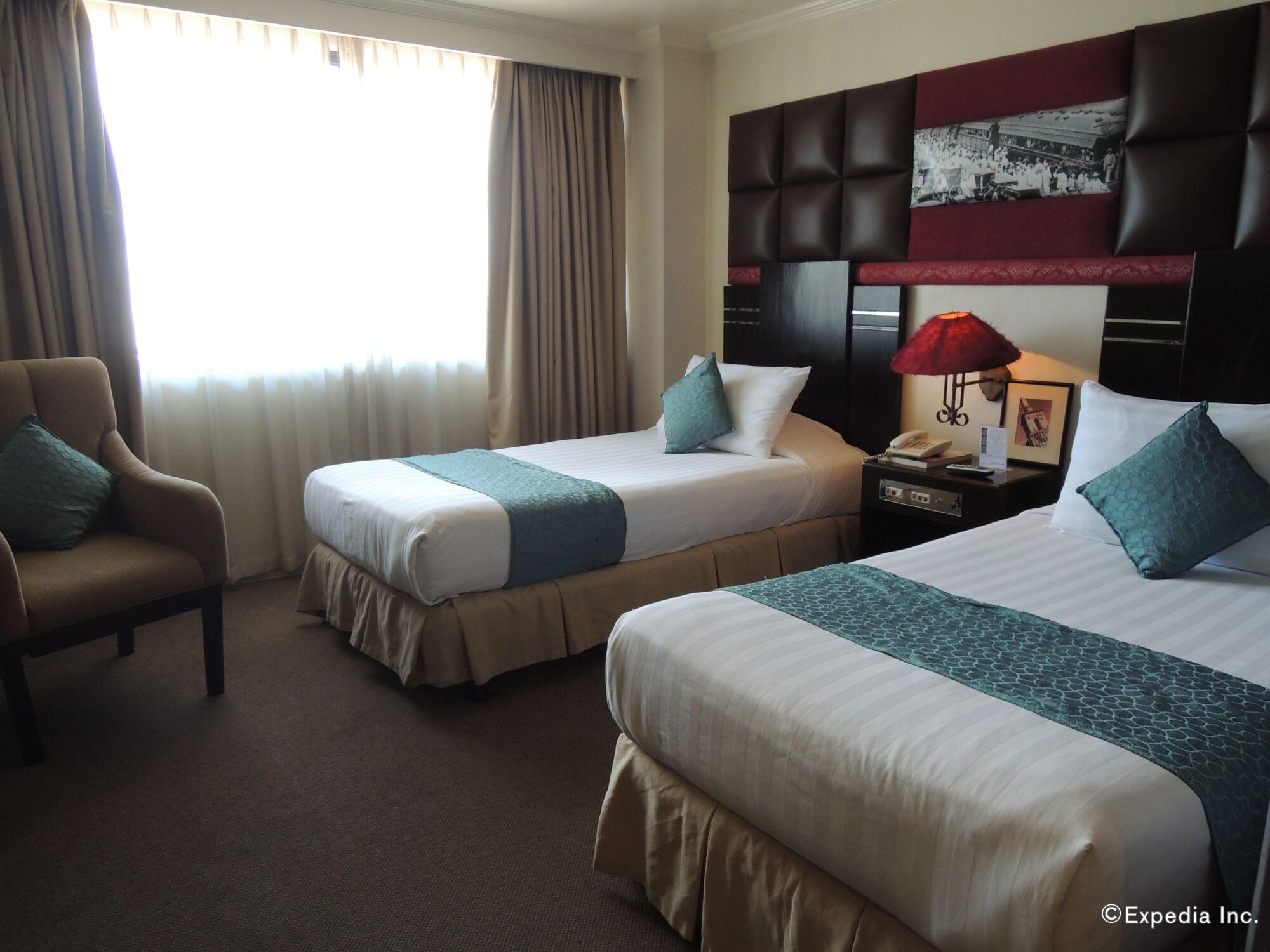 The Bellavista Hotel Lapu-Lapu City Exterior photo